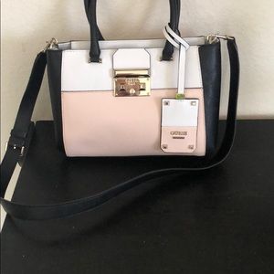 Women’s Guess purse
